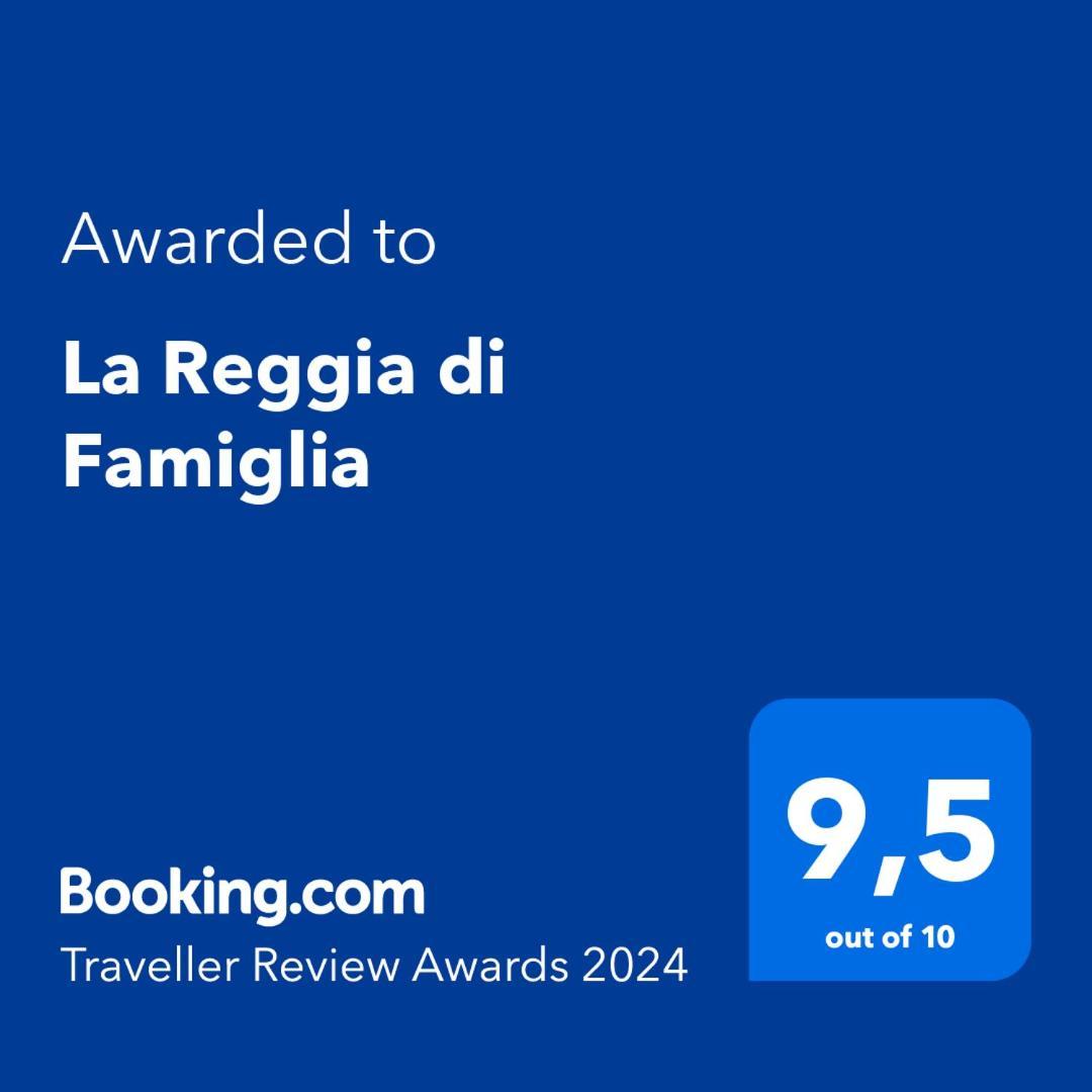 דירות ונאריה ריאלה La Reggia Di Famiglia מראה חיצוני תמונה